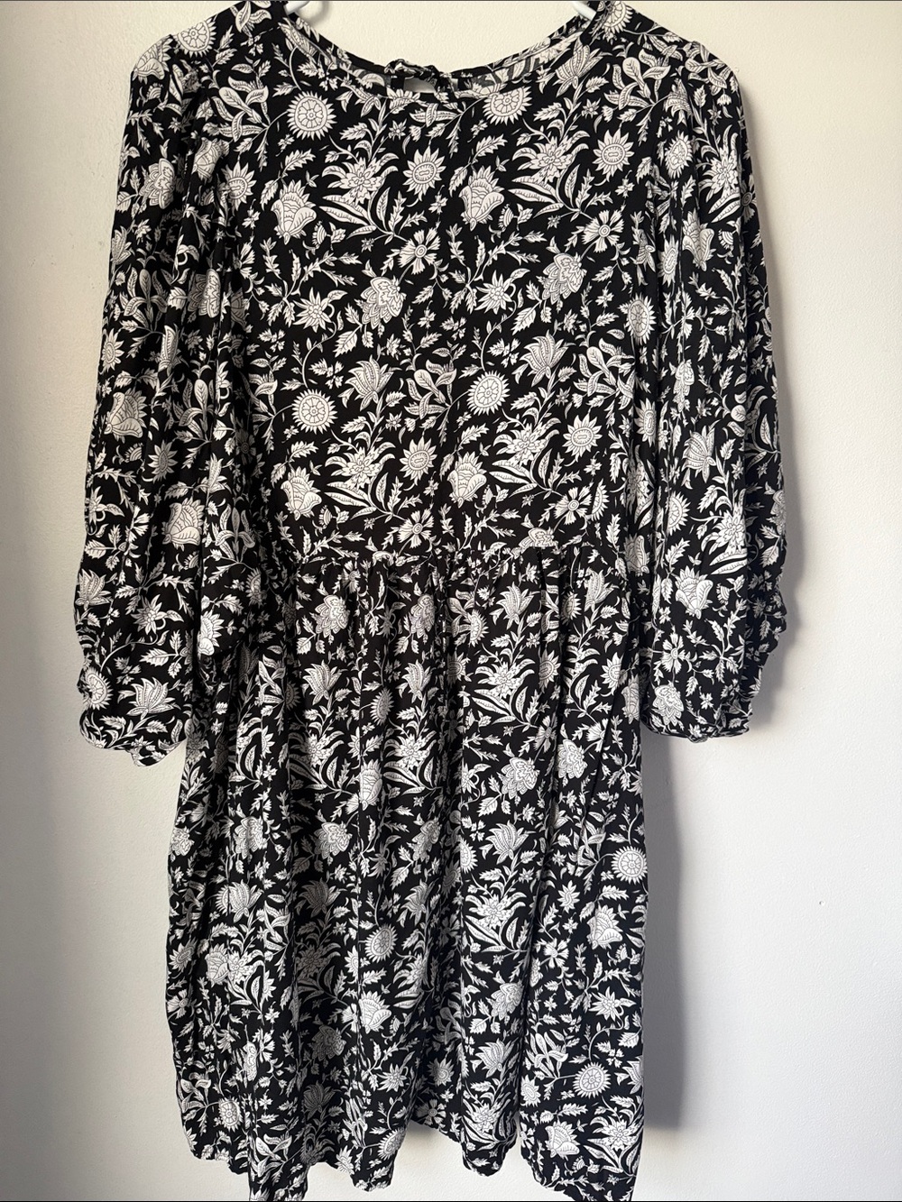 Black & White Floral Long-Sleeve Women's Dress